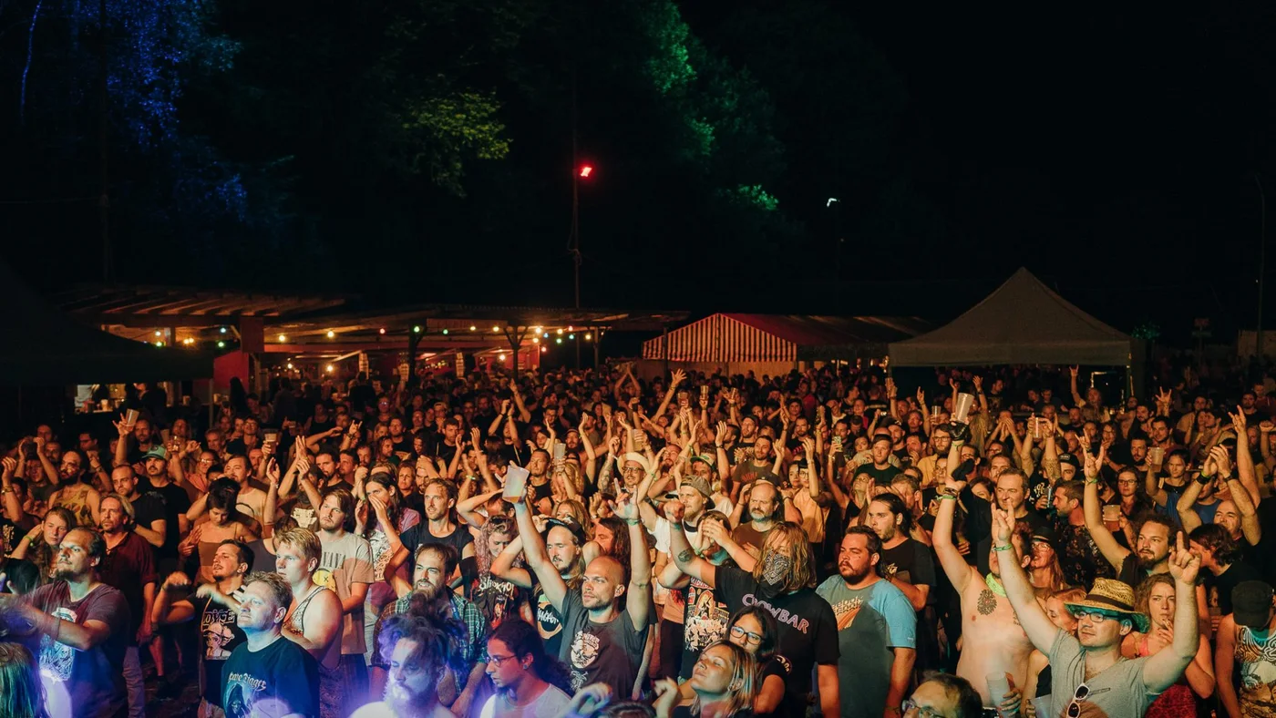 Sauzipf Rocks – festivalstemning med scenelys