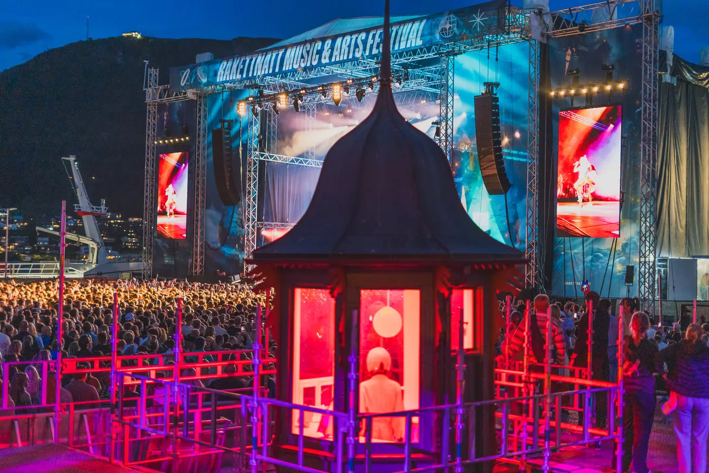 Rakettnatt Music and Arts Festival – scene og publikum