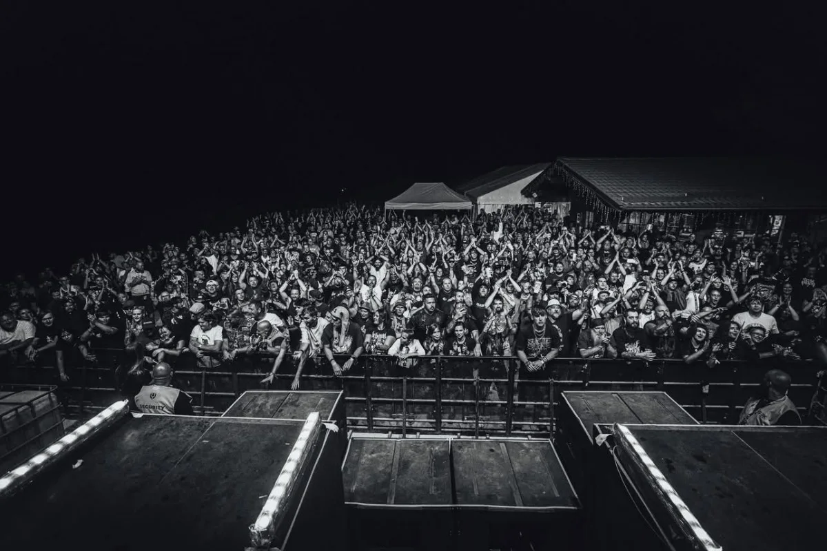 Fajtfest – festivalstemning med scenelys