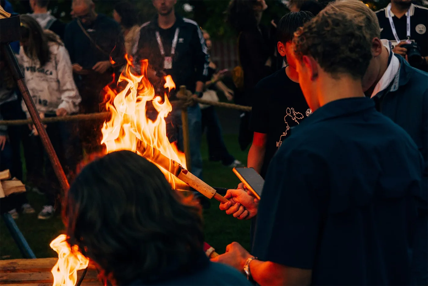 Bonfire Festival – scene og publikum