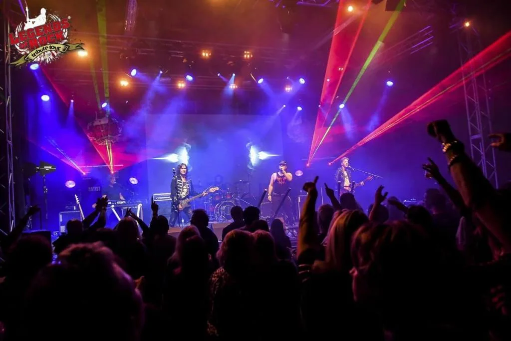 LEGENDS of ROCK Tribute Festival – festivalstemning med scenelys