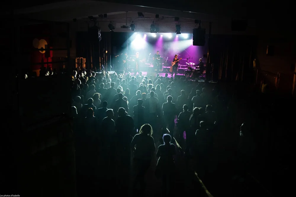 Musik Fabrik - Xerpils Festival – scene og publikum